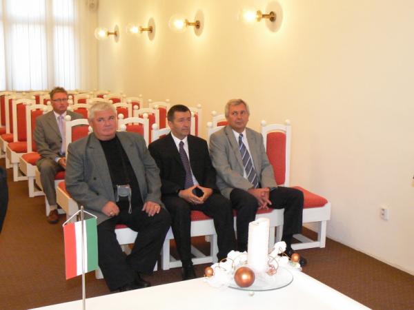 Podpis dohody o spolupráci s mestom Jászberény ( Maďarská republika ) Podpis dohody o spolupráci s mestom Jászberény ( Maďarská republika )