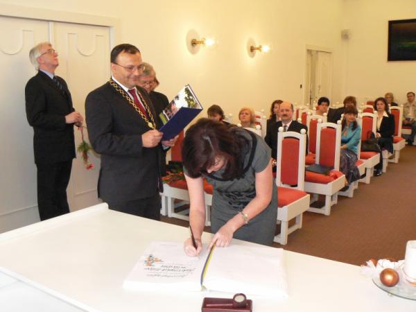 Ocenenie pedagogických pracovníkov pri príležitosti Dňa učiteľov 2010 Ocenenie pedagogických pracovníkov pri príležitosti Dňa učiteľov 2010