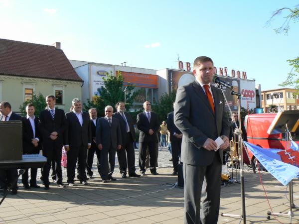 Stavanie mája 2010 Stavanie mája 2010