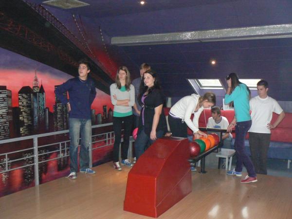 Bowlingový turnaj Mládežníckeho parlamentu mesta Topoľčany 5. ročník Bowlingový turnaj Mládežníckeho parlamentu mesta Topoľčany 5. ročník