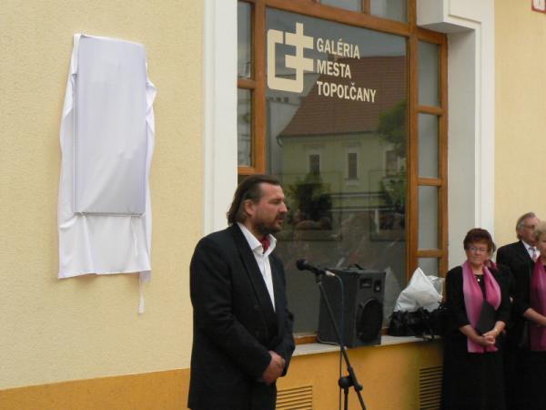 Slávnostné odhalenie reliéfnej dosky M.R. Štefánika Slávnostné odhalenie reliéfnej dosky M.R. Štefánika