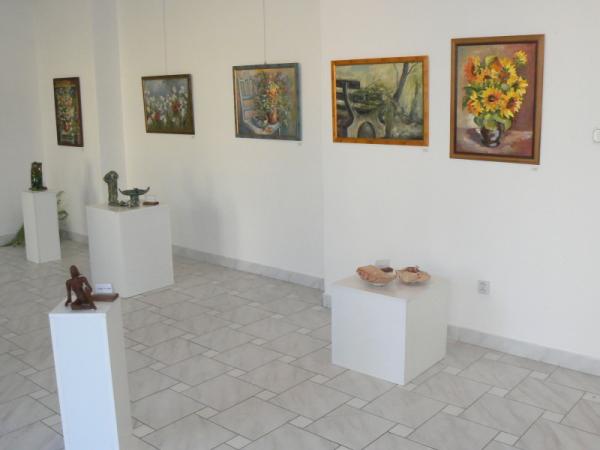 Vernisáž výstavy Jarný salón – O. Lacušková, M. Šefferová, J. Palajová Vernisáž výstavy Jarný salón – O. Lacušková, M. Šefferová, J. Palajová