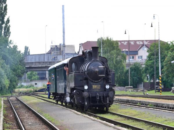 Oslavy 110. výročia železničnej trate Topoľčany - Bánovce na Bebravou - Trenčín a 100. výročia rušňového depa Topoľčany Oslavy 110. výročia železničnej trate Topoľčany - Bánovce na Bebravou - Trenčín a 100. výročia rušňového depa Topoľčany
