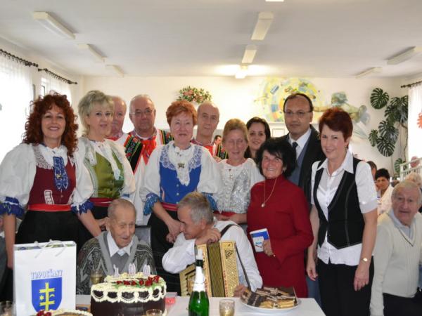 100 ročný jubilant v meste Topoľčany pán Jozef Michalka 100 ročný jubilant v meste Topoľčany pán Jozef Michalka