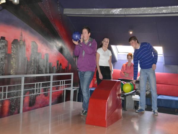 Bowlingový turnaj Mládežníckeho parlamentu mesta Topoľčany 6. ročník Bowlingový turnaj Mládežníckeho parlamentu mesta Topoľčany 6. ročník