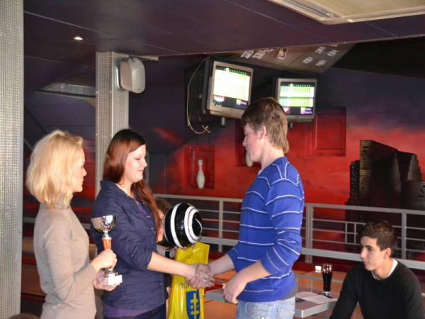 Bowlingový turnaj Mládežníckeho parlamentu mesta Topoľčany 6. ročník Bowlingový turnaj Mládežníckeho parlamentu mesta Topoľčany 6. ročník