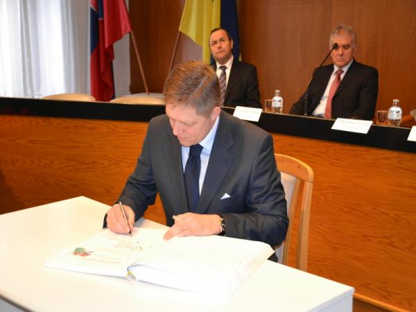 Prijatie podpredsedu Národnej rady Slovenskej republiky Roberta Fica v meste Topoľčany Prijatie podpredsedu Národnej rady Slovenskej republiky Roberta Fica v meste Topoľčany