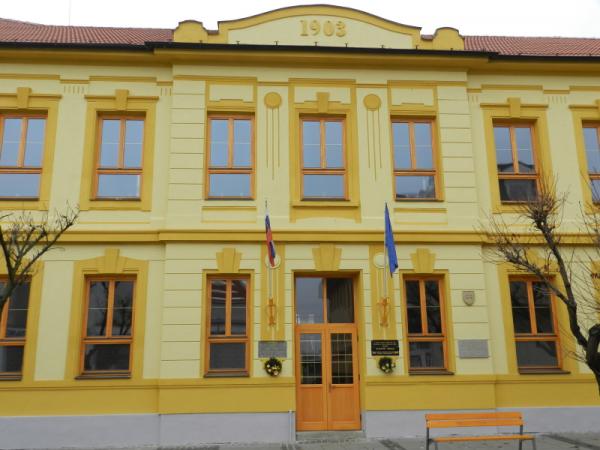 ZŠ Hollého - rekonštrukcia a modernizácia ZŠ Hollého - rekonštrukcia a modernizácia