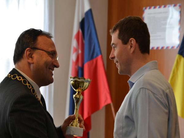 Vyhodnotenie najúspešnejších športovcov mesta Topoľčany za rok 2011 Vyhodnotenie najúspešnejších športovcov mesta Topoľčany za rok 2011