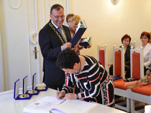 Ocenenie pedagogických pracovníkov pri príležitosti Dňa učiteľov Ocenenie pedagogických pracovníkov pri príležitosti Dňa učiteľov