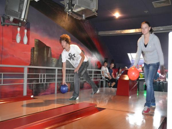 Bowlingový turnaj Mládežníckeho parlamentu mesta Topoľčany 7. ročník Bowlingový turnaj Mládežníckeho parlamentu mesta Topoľčany 7. ročník