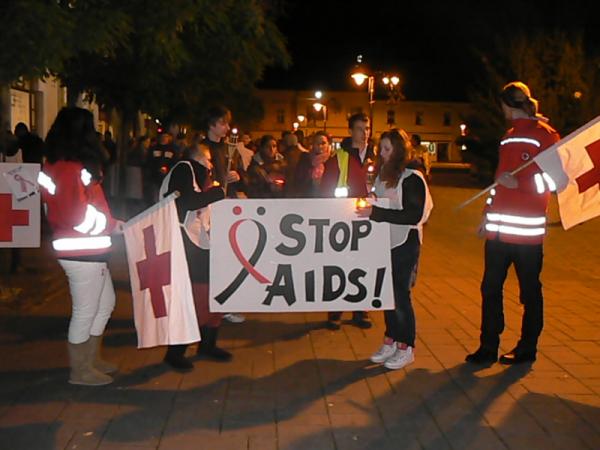 Sviečkový pochod pri príležitosti Svetového dňa boja proti AIDS Sviečkový pochod pri príležitosti Svetového dňa boja proti AIDS