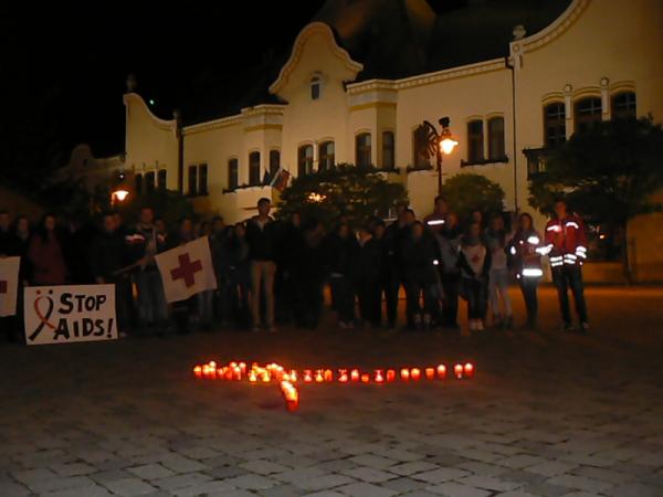 Sviečkový pochod pri príležitosti Svetového dňa boja proti AIDS Sviečkový pochod pri príležitosti Svetového dňa boja proti AIDS