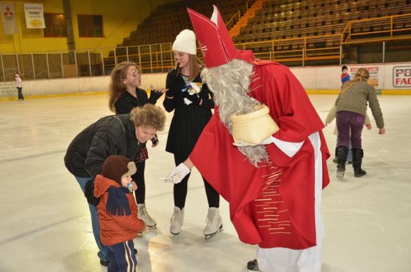 Mikulášsky karneval na ľade Mikulášsky karneval na ľade