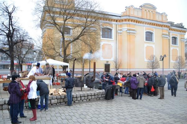 Primátorský punč a ukážka domácej zabíjačky 2013 Primátorský punč a ukážka domácej zabíjačky 2013