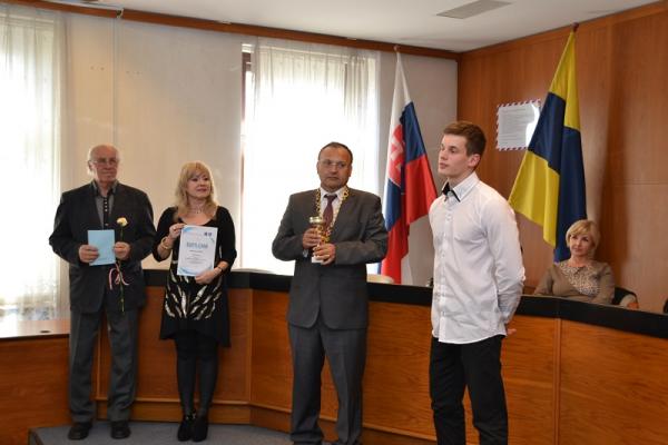 Vyhodnotenie najúspešnejších športovcov mesta Topoľčany za rok 2013 Vyhodnotenie najúspešnejších športovcov mesta Topoľčany za rok 2013