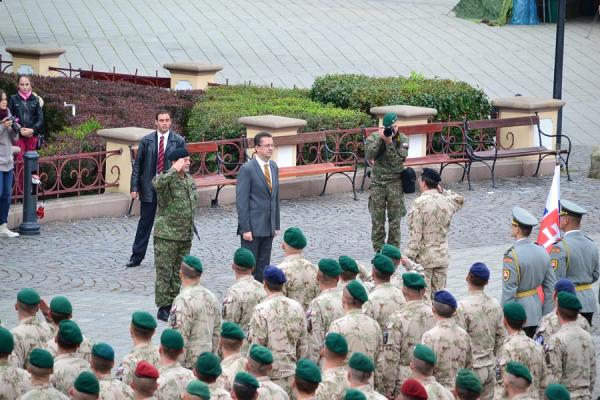 Slávnostný nástup príslušníkov OS SR prichádzajúcich z vojenskej operácie ISAF v Afganistane Slávnostný nástup príslušníkov OS SR prichádzajúcich z vojenskej operácie ISAF v Afganistane