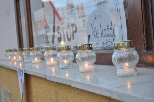 Sviečkový pochod proti HIV/AIDS Sviečkový pochod proti HIV/AIDS