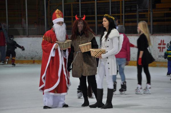 Mikulášsky karneval na ľade 2015 Mikulášsky karneval na ľade 2015