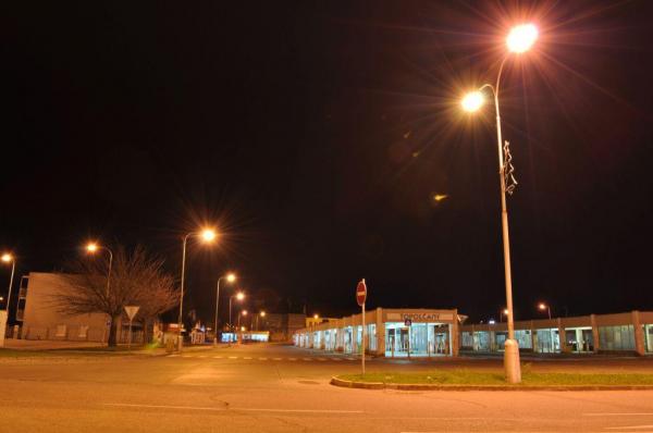 Verejné osvetelnie pred realizáciou - Autobusová s Verejné osvetelnie pred realizáciou - Autobusová s