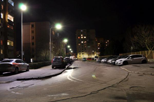 Verejné osvetelnie po realizácii - Ulica Ľ. Fullu Verejné osvetelnie po realizácii - Ulica Ľ. Fullu