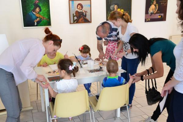 Maľovanie obrazov pre deti v galérii Maľovanie obrazov pre deti v galérii