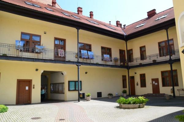 Výstava na nádvorí radnice Výstava na nádvorí radnice