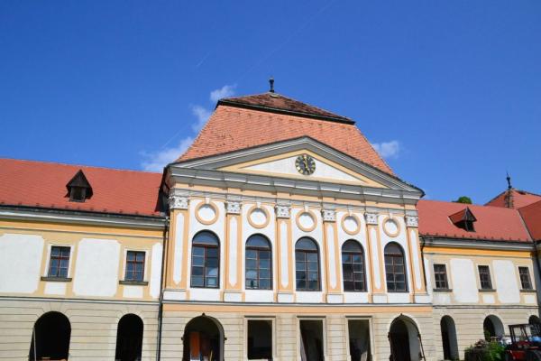 Tovarnícky kaštieľ Tovarnícky kaštieľ