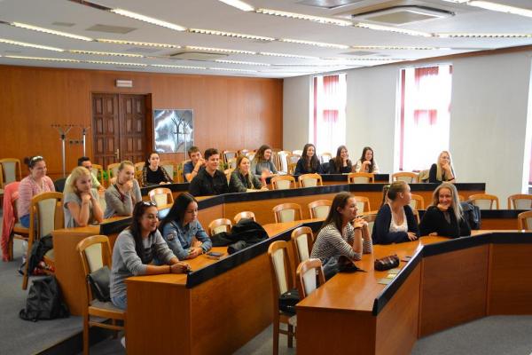 Ustanovujúce zasadnutie Mládežníckeho parlamentu m Ustanovujúce zasadnutie Mládežníckeho parlamentu m