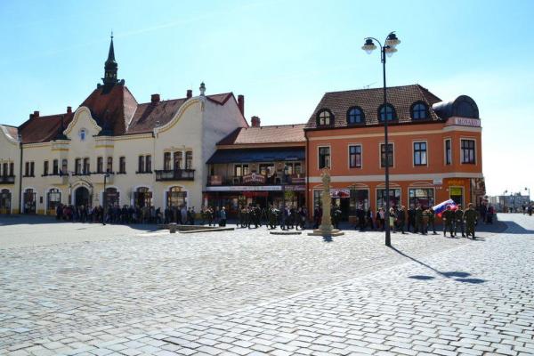 Oslavy 72. výročia oslobodenie mesta Topoľčany (Fo Oslavy 72. výročia oslobodenie mesta Topoľčany (Fo