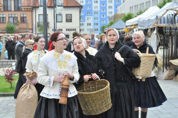 Ľudové umelecké remeslá (foto: RNDr. Grežo) Ľudové umelecké remeslá (foto: RNDr. Grežo)