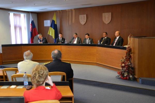 Návšteva ministra školstva, vedy, výskumu a športu Návšteva ministra školstva, vedy, výskumu a športu