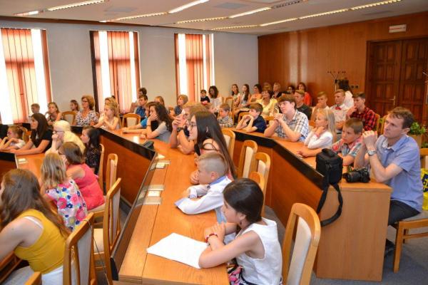 Oceňovanie žiakov Ďakovným listom Mesta Topoľčany Oceňovanie žiakov Ďakovným listom Mesta Topoľčany