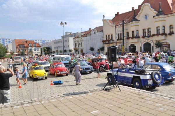 Veterány na Duchonke - výstava v Topoľčanoch 2017 Veterány na Duchonke - výstava v Topoľčanoch 2017