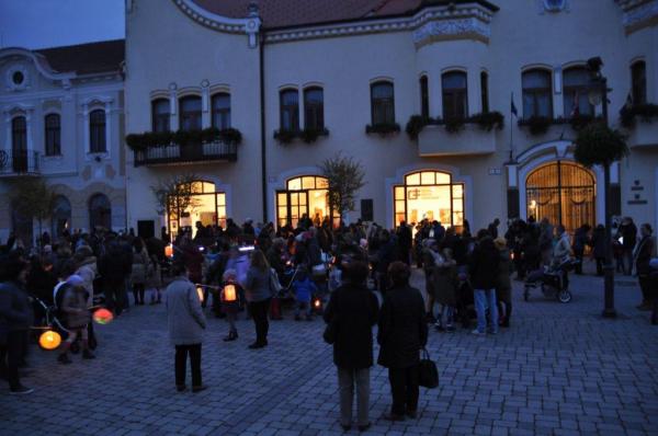 Lampiónový sprievod sv. Martina (foto: RNDr. Grežo Lampiónový sprievod sv. Martina (foto: RNDr. Grežo