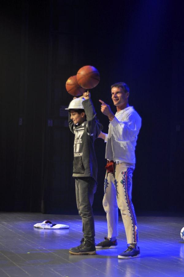 Daruj radosť kamošovi 2017 (foto: RNDr. Grežo) Daruj radosť kamošovi 2017 (foto: RNDr. Grežo)