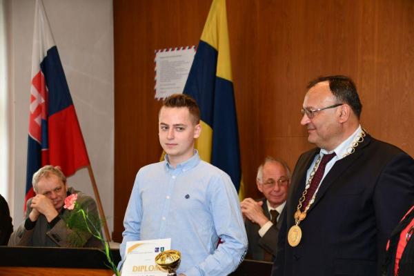 Ocenenie najúspešnejších športovcov mesta Topoľčan Ocenenie najúspešnejších športovcov mesta Topoľčan