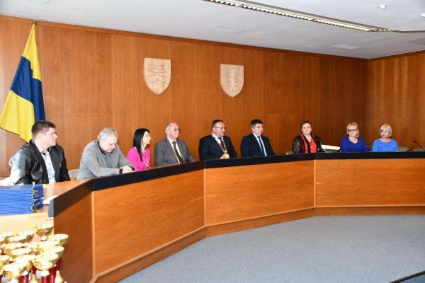 Ocenenie najúspešnejších športovcov mesta Topoľčan Ocenenie najúspešnejších športovcov mesta Topoľčan