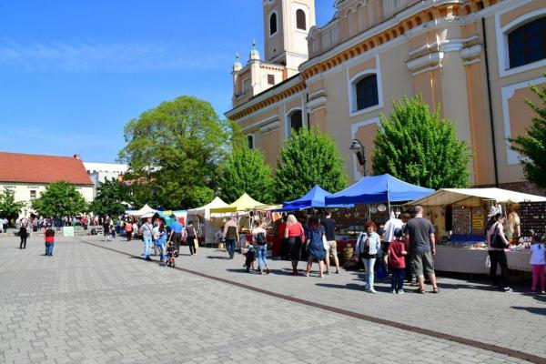 Ľudové umelecké remeslá v Topoľčanoch (foto: Ing. Ľudové umelecké remeslá v Topoľčanoch (foto: Ing.