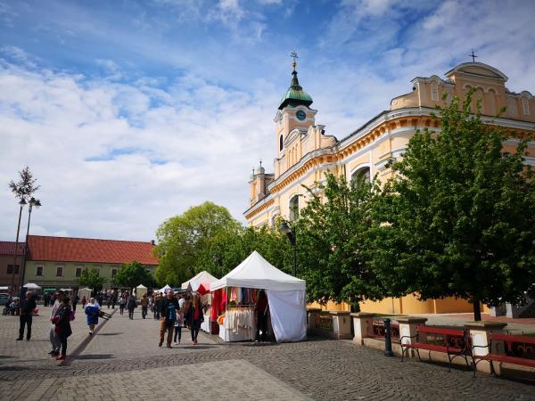 Ľudové umelecké remeslá v Topoľčanoch Ľudové umelecké remeslá v Topoľčanoch