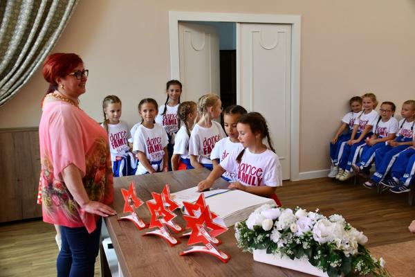Prijatie primátorkou mesta – tanečný klub Novum 20 Prijatie primátorkou mesta – tanečný klub Novum 20