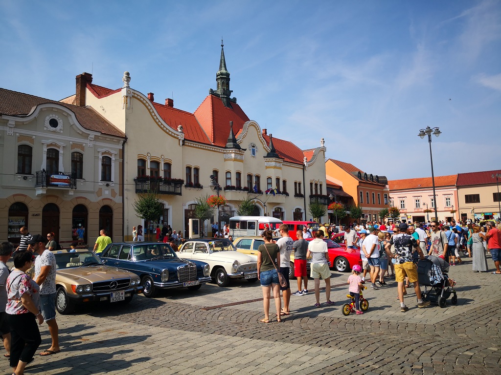 Fotogaléria Stretnutie veteránov – Nám. M.R. Štefánika v Topoľčanoch 2019 (6) Stretnutie veteránov – Nám. M.R. Štefánika v Topoľčanoch 2019